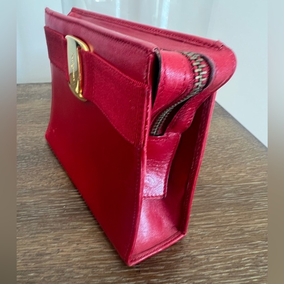 Salvatore Ferragamo vintage Vera red ribbon clutch handbag purse -Stunning - Picture 7 of 10